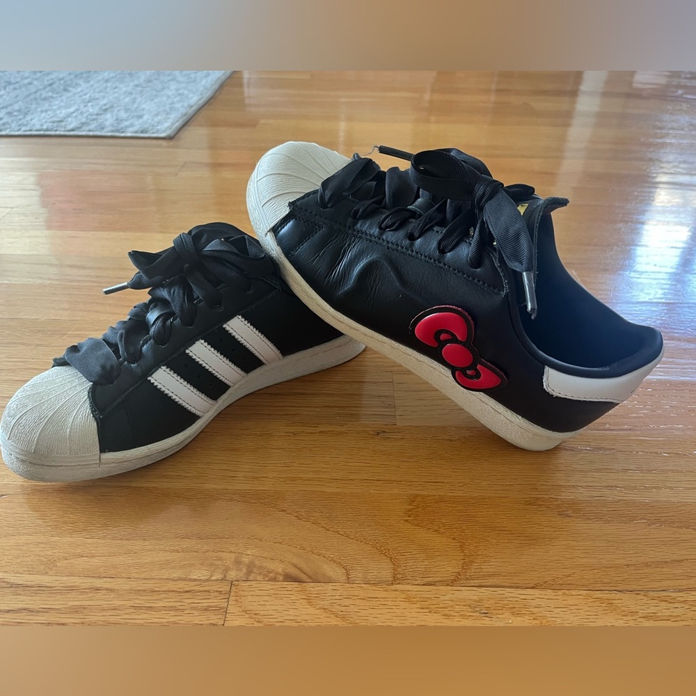 adidas x Hello Kitty 50th Anniversary Sneakers – US 7
